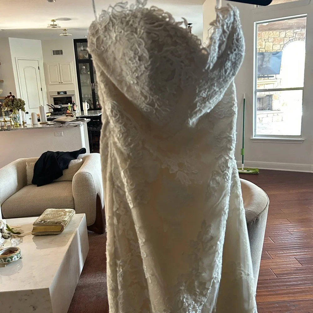 Pronovias Elegant Lace Wedding Dress size us 8 - Picture 11 of 11
